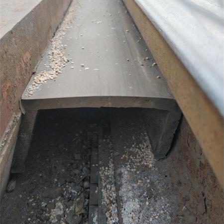铁路地铁车库橡胶填充块 燕尾槽橡胶扣条 轮缘槽橡胶嵌条厂家直销