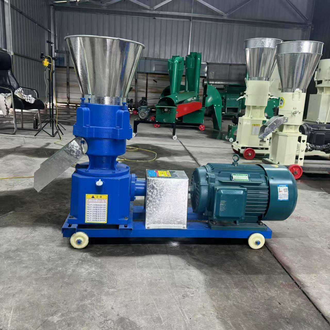 索马里家用饲料颗粒机牛羊猪鸡鸭鹅鱼兔造粒秸秆粉碎制粒机