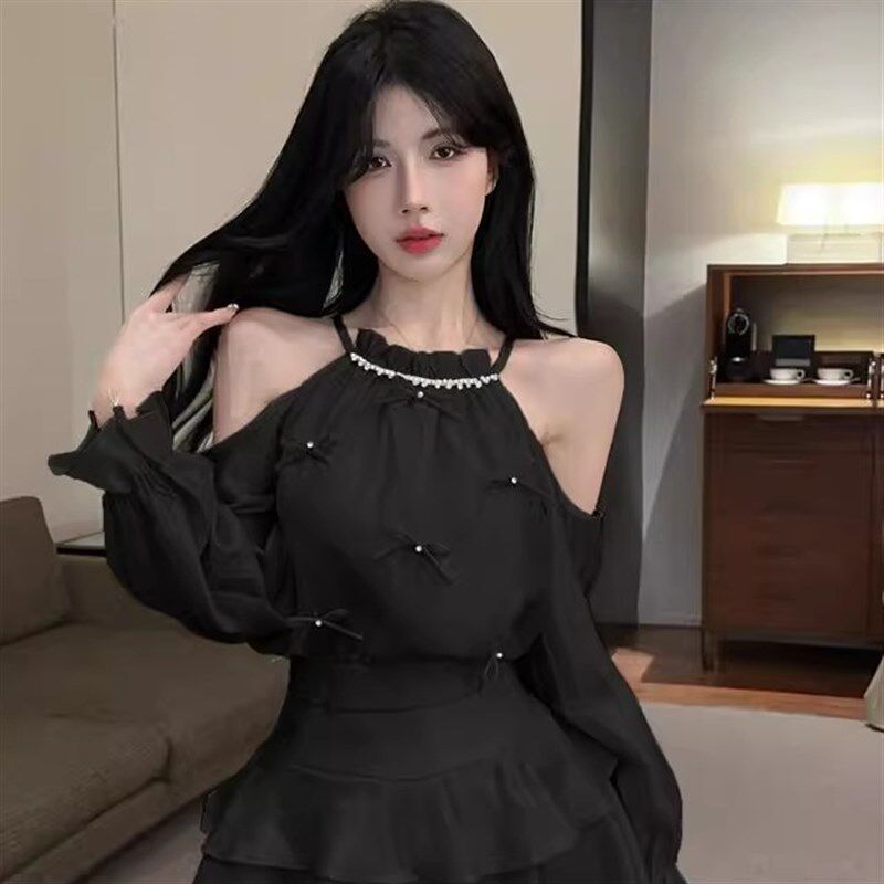 2024秋季新款洋气镶钻蝴蝶结喇叭袖挂脖漏肩上衣+蛋糕半身裙套装