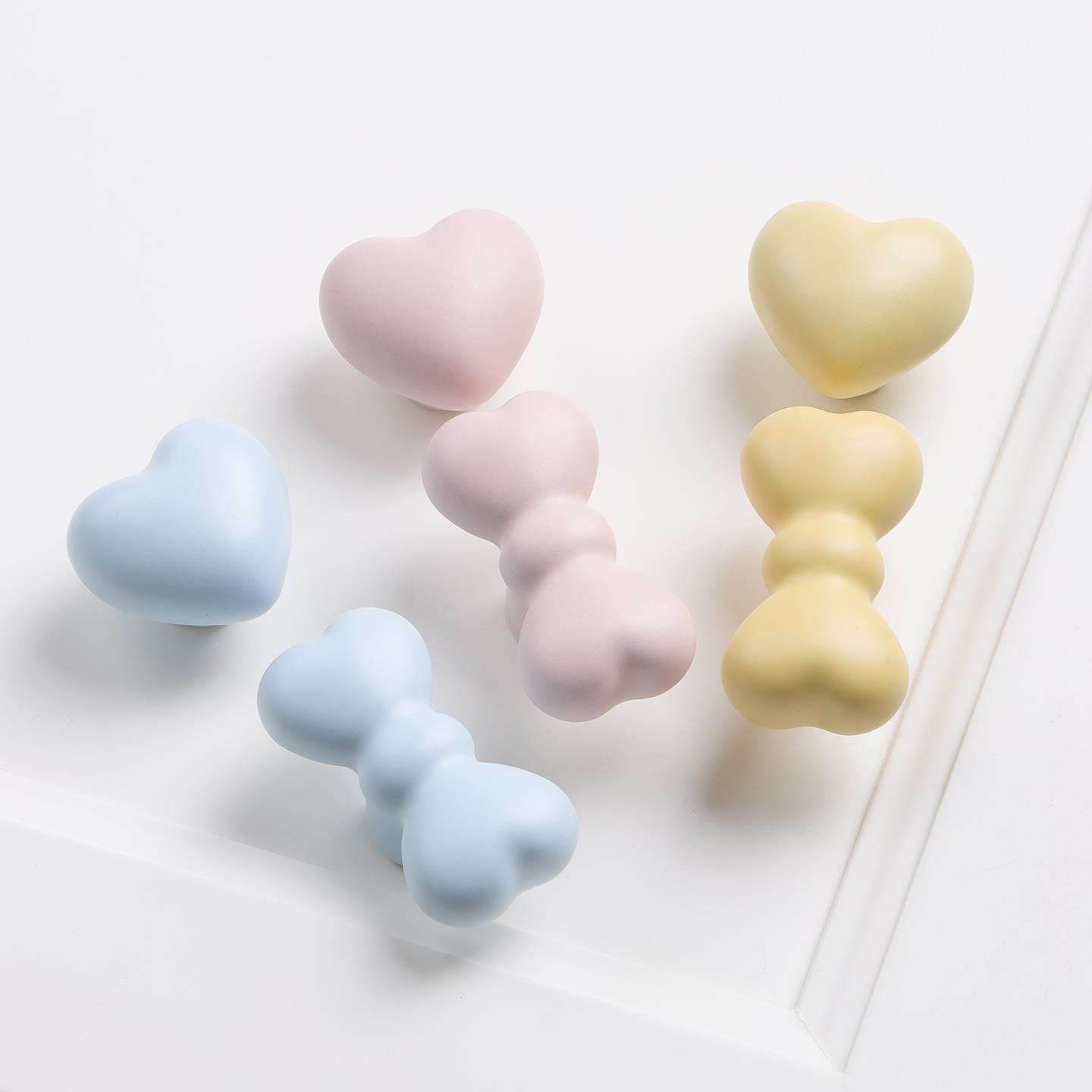 轻奢派爱心蝴蝶结儿童衣柜拉手彩色陶瓷可爱柜门抽屉橱柜卡通把手