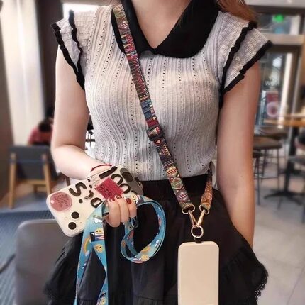 高端复古图腾手机挂绳挂脖吊绳子伸缩国潮风手机壳背带绳斜挎挂链