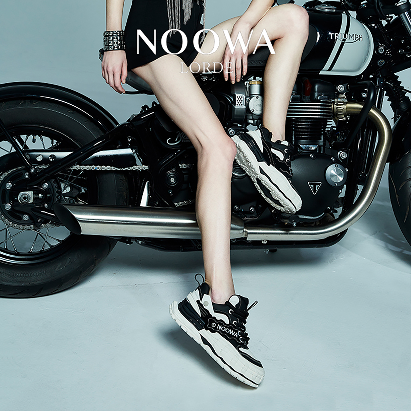 原创轻奢厚底时尚百搭休闲鞋女