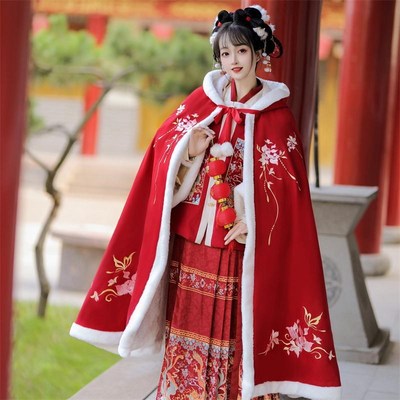 2024新款斗篷汉服女冬红色秀禾披风新娘结婚长款古装披肩加绒加厚