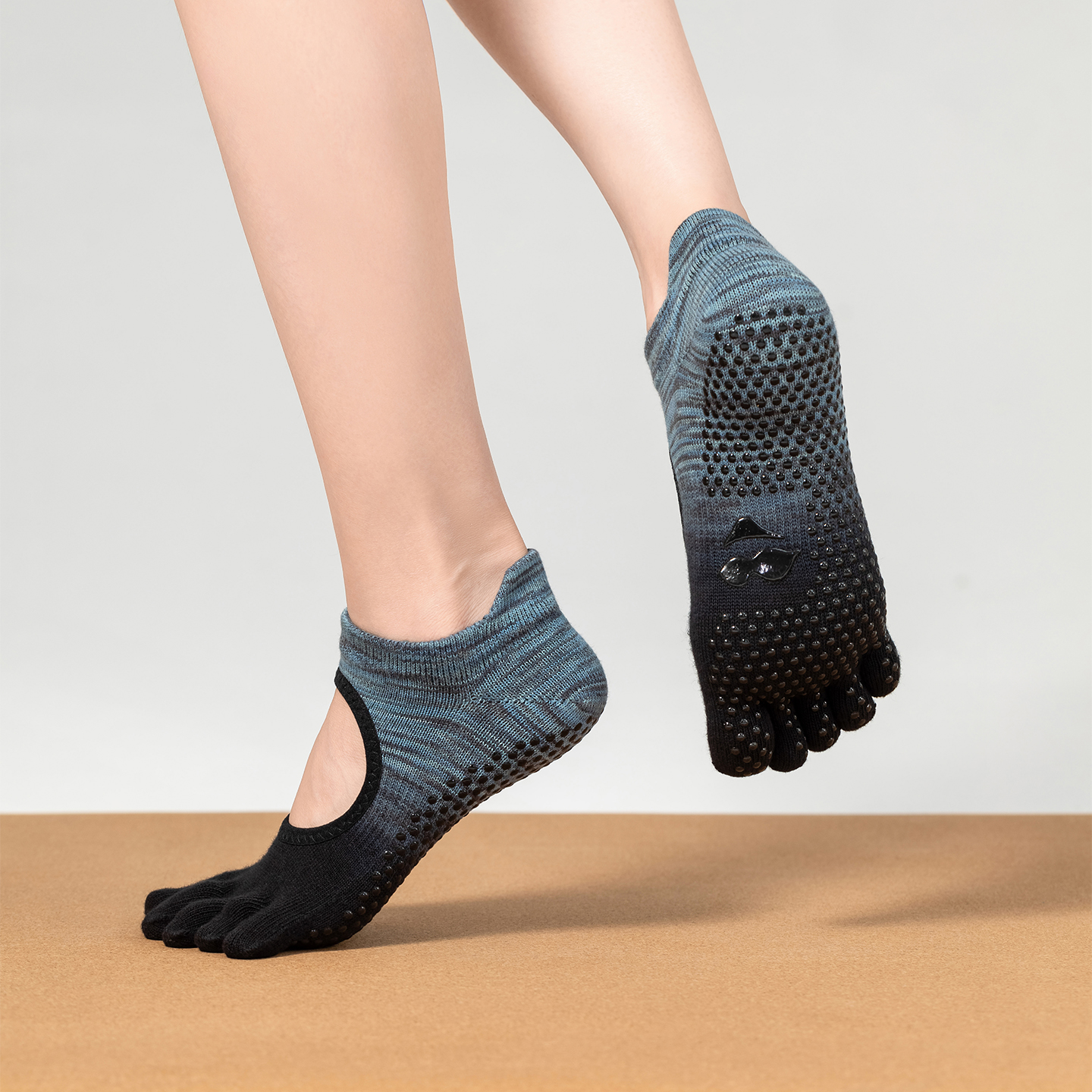 SIXHYS专业防滑普拉提袜瑜伽袜子女芭蕾系列五指分趾室内健身舞蹈