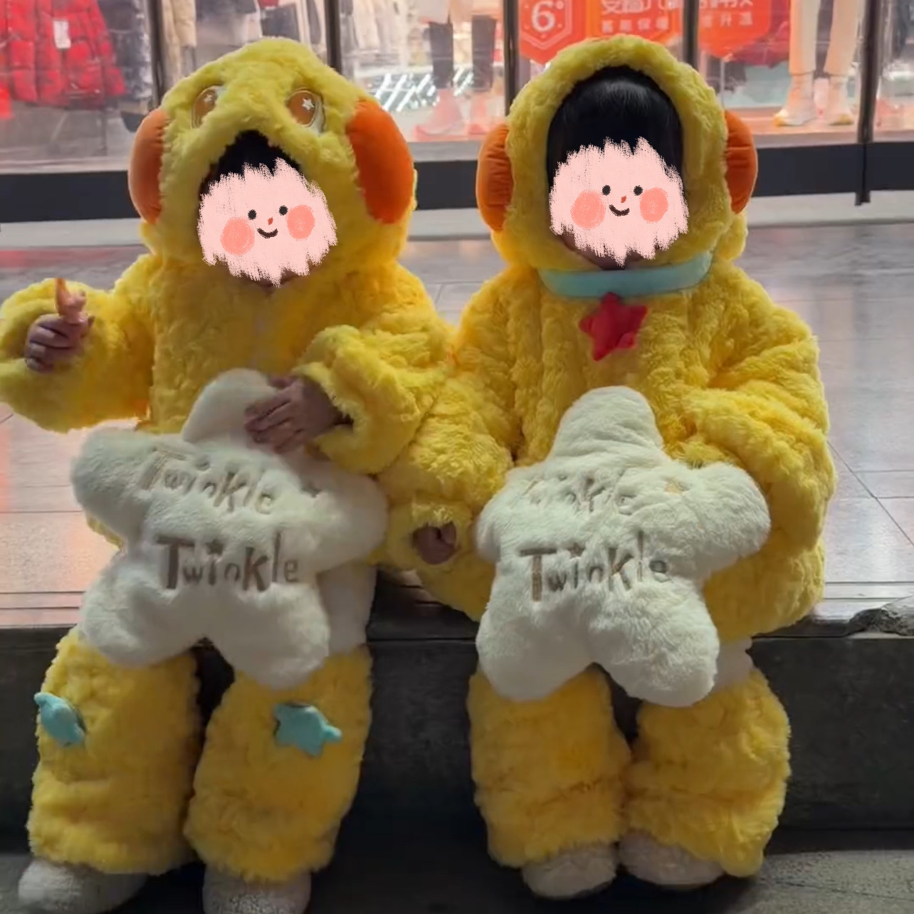 外套男女棉服2025冬季新款儿童可爱五角星装饰黄色连帽毛毛外套