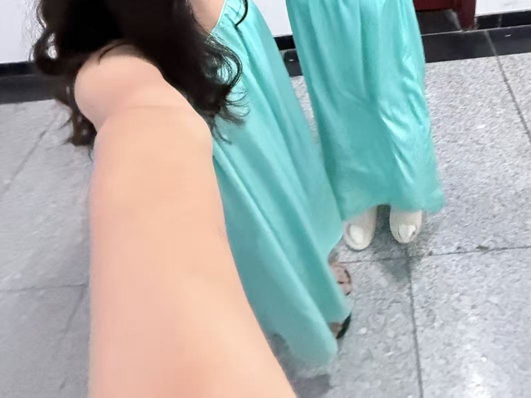 2026新款夏季吊带裙女长款显瘦气质连衣裙蓝色