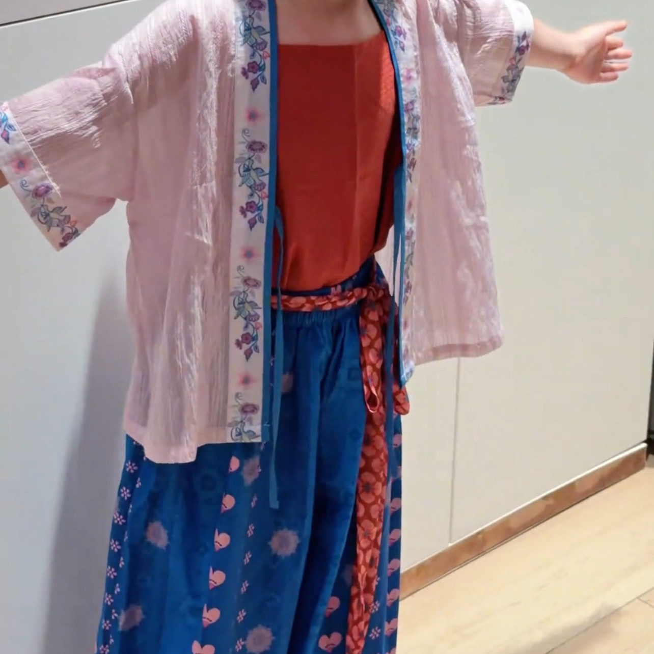 可爱国风套装吊带灯笼裤新中式儿童民族古装汉服女童2026夏