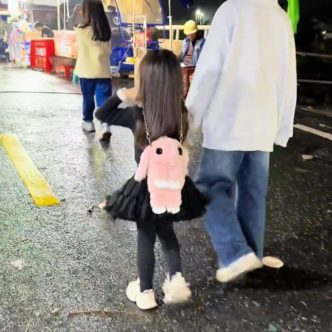 双肩兔子新款可爱毛茸茸儿童可变双肩包单肩斜挎包毛绒背包链条