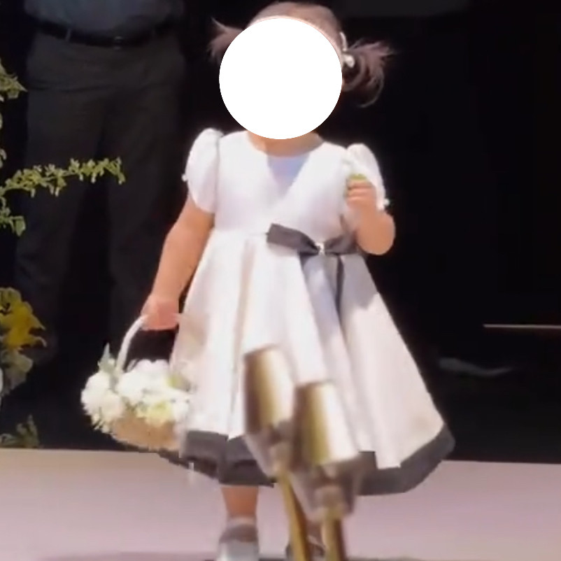 泡泡袖短款洋气花童公主裙黑白2026新款缎面女宝宝周岁礼服