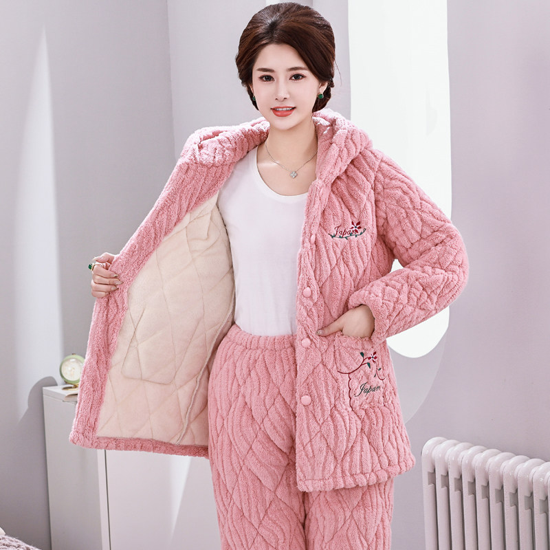 连帽睡衣女三层加厚珊瑚绒夹棉袄加绒中老年妈妈秋冬季保暖家居服
