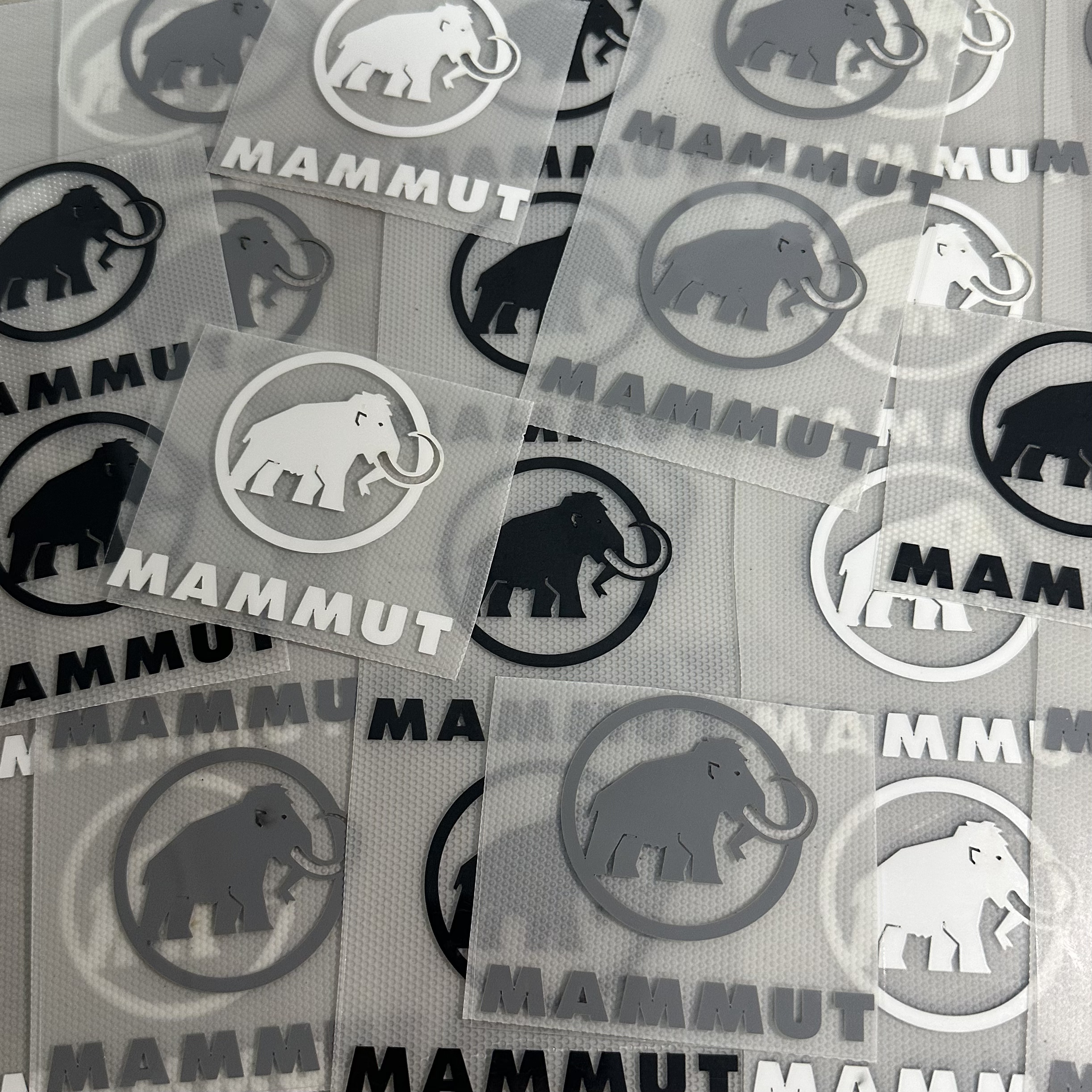 猛犸象硅胶标热转印烫画标品牌logo冲锋衣羽绒服胸标裤标熨烫贴标