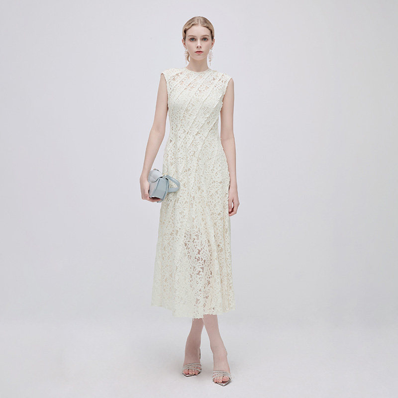圆领镂空连衣裙新款流行时尚女裙