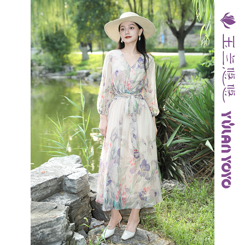 玉兰悠悠2025新款夏“鸢尾絮语”夏日碎花连衣裙显瘦中长款长裙
