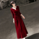 气质法式 兰瑟儿2025秋季 新款 优雅V领收腰显瘦红色丝绒连衣裙女