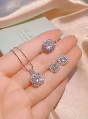极速Zircon square diamond clavicle chain simOple high carbon