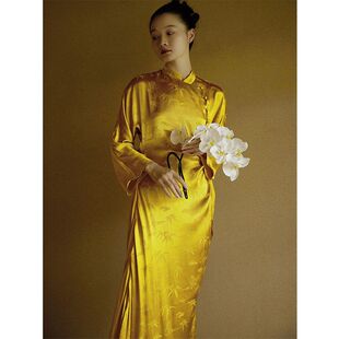 小鹿弥雅 《金玉竹》长袖不规则改良长款开叉旗袍婚礼晨袍2024