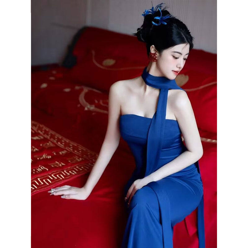 简约轻奢高级感克莱因蓝晨袍女新娘结婚小众抹胸设计感连衣裙