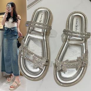女夏外穿2025新款 品牌沙滩拖鞋 网红蝴蝶水钻一字拖仙女风沙滩两穿