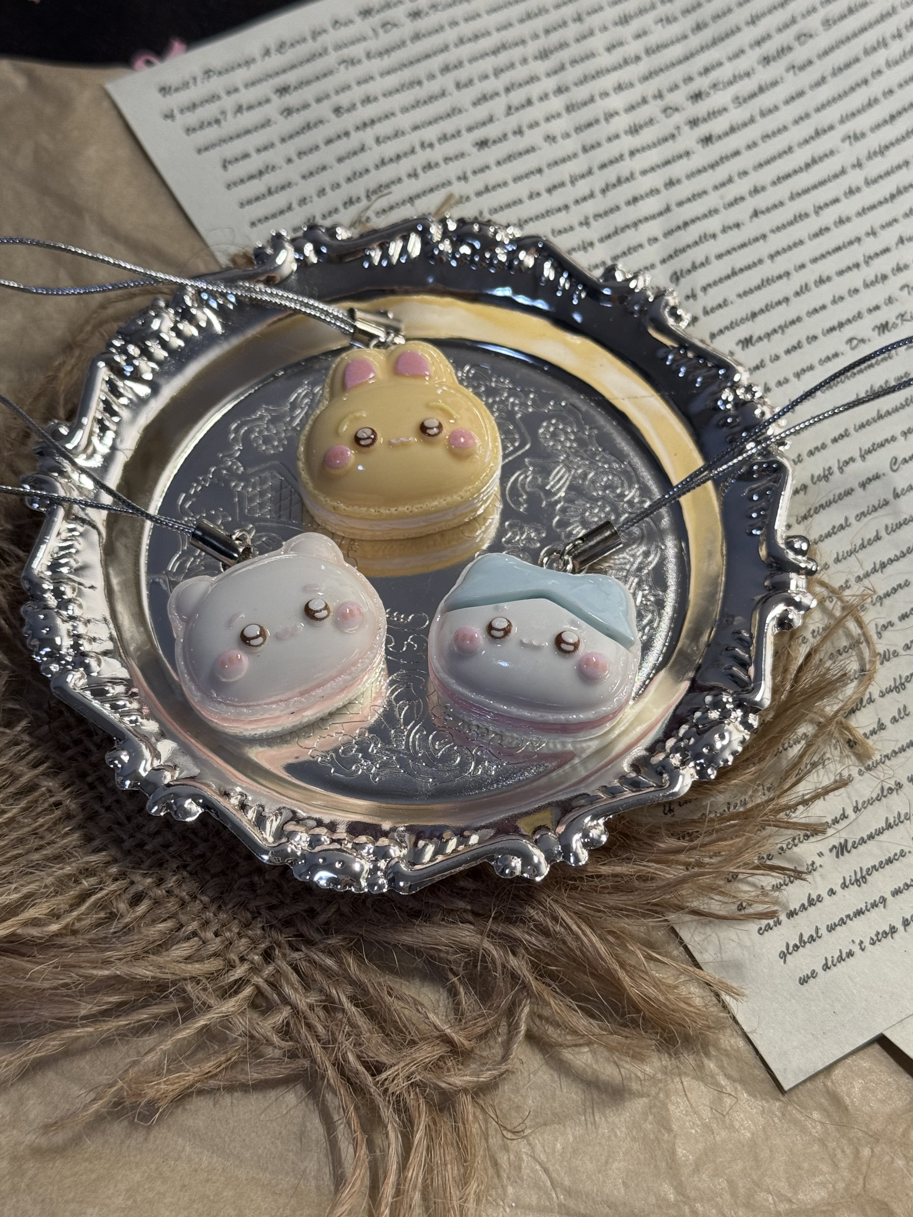 原创 chiikawa夹心马卡龙挂饰手机链可爱卡通书包挂件闺蜜礼物