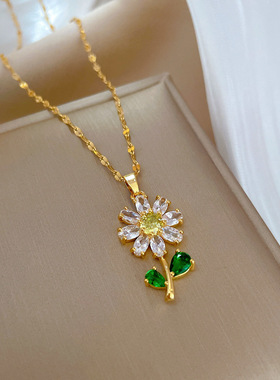 极速Classic Romanticp White Flower Necklace Fashionable and
