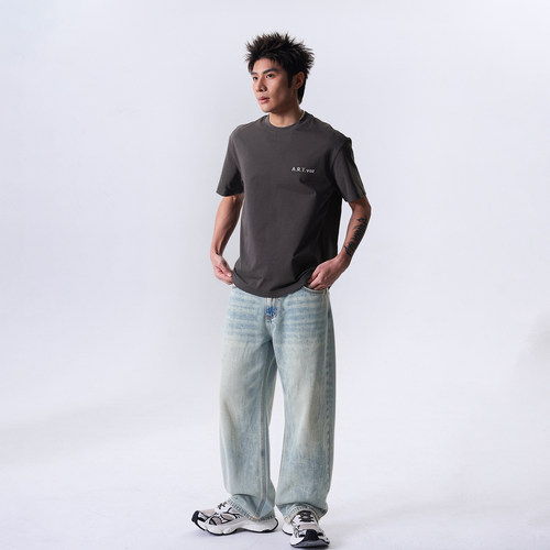 ARTvoz轻薄宽松弯刀浅蓝牛仔裤男