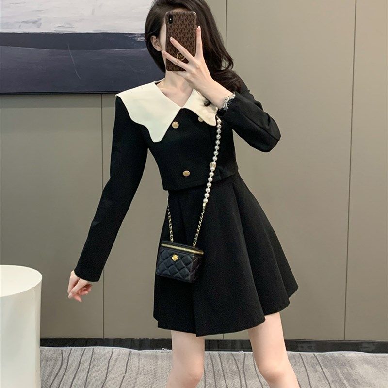 假两件长袖连衣裙女秋季新款法式复古收腰显瘦黑色百褶短款a字裙