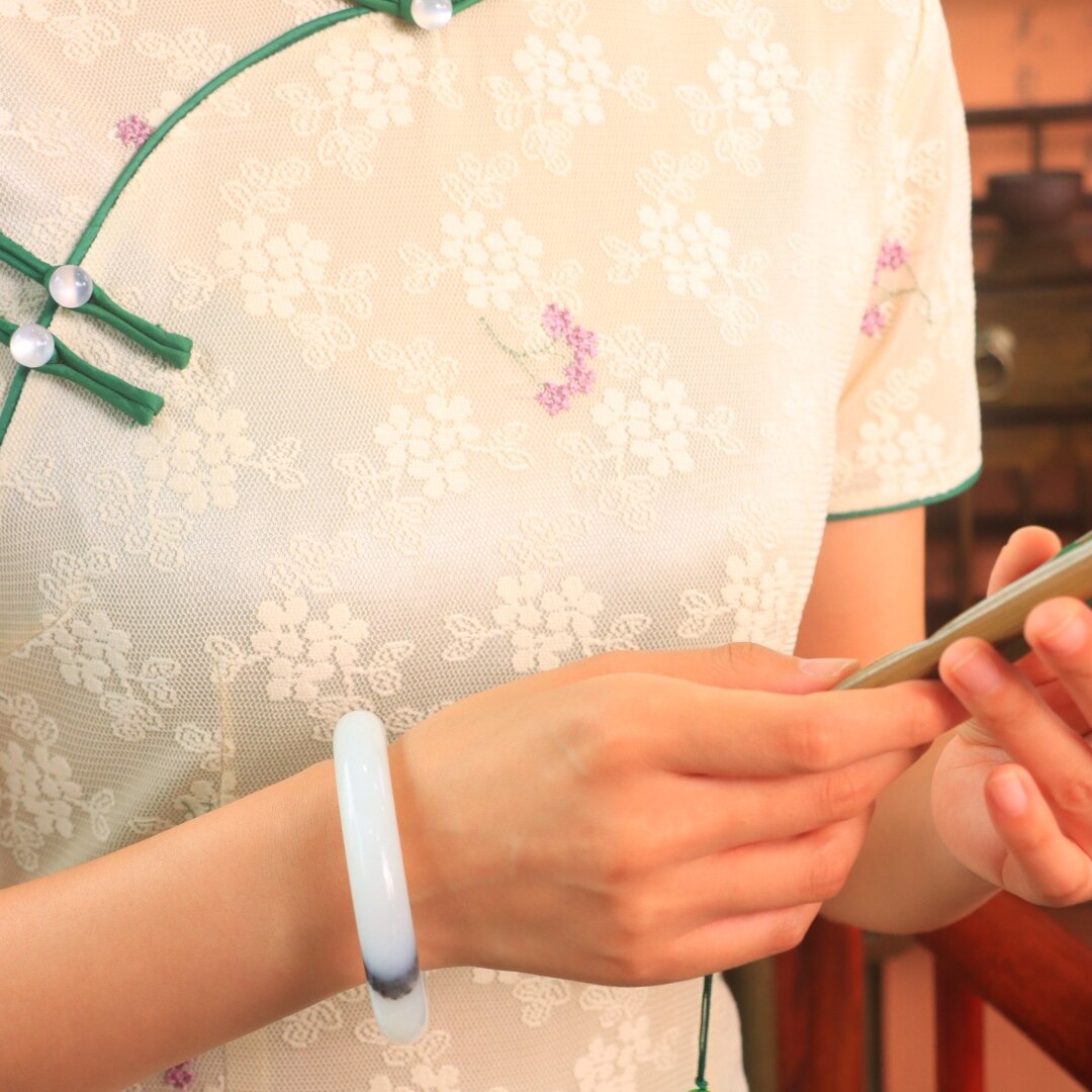 新疆和田玉青花玉镯籽料正装平安镯天然玉石一物一证女款油润手镯