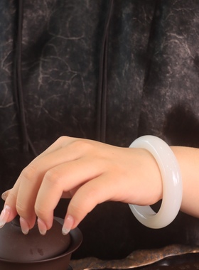 新疆和田玉羊脂白平安镯籽料手镯