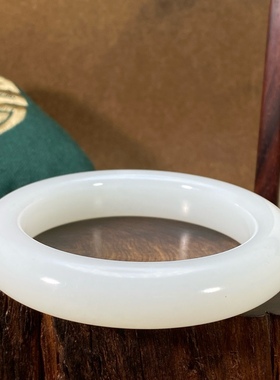 新疆和田玉羊脂白玉平安镯典雅