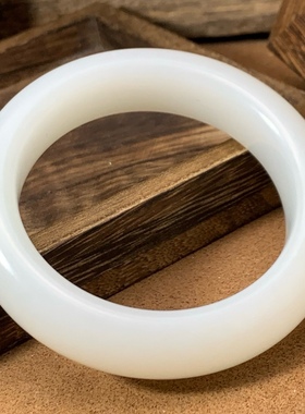 新疆和田玉手镯天然玉石羊脂玉