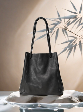 裘&真008水桶包女斜挎单肩通勤大容量托特包真皮复古植鞣牛皮包包