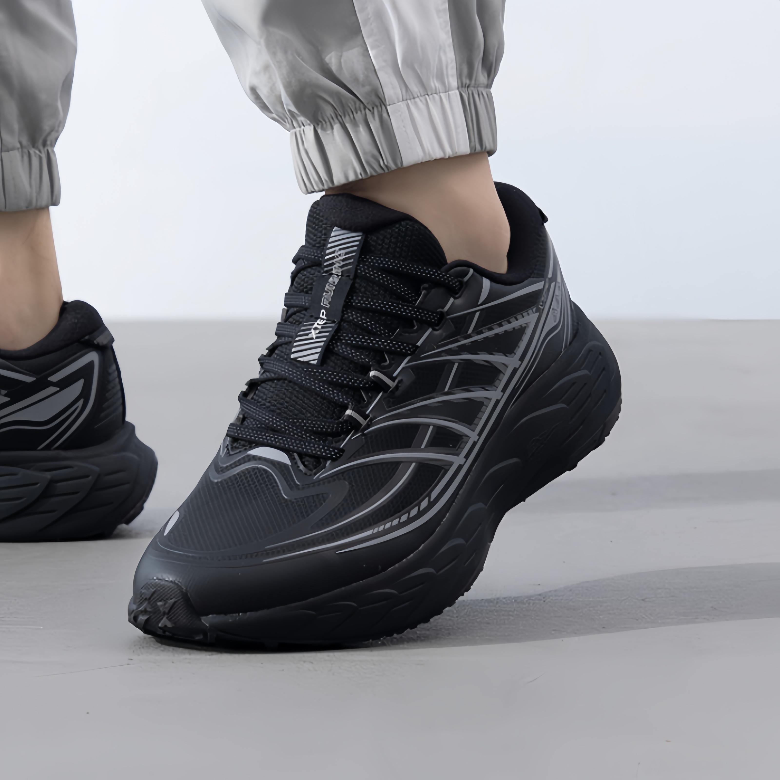 特步昆吾3 LITE丨跑鞋男鞋秋冬革面防泼水网面跑步鞋976419110034