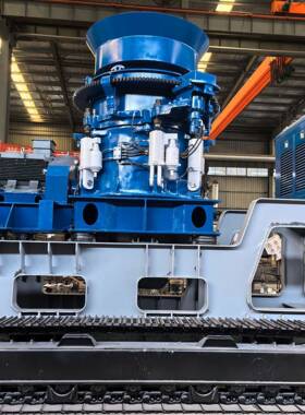 履带式移动破碎站配置HP300圆锥破碎机时产250-300吨矿山粉碎设备