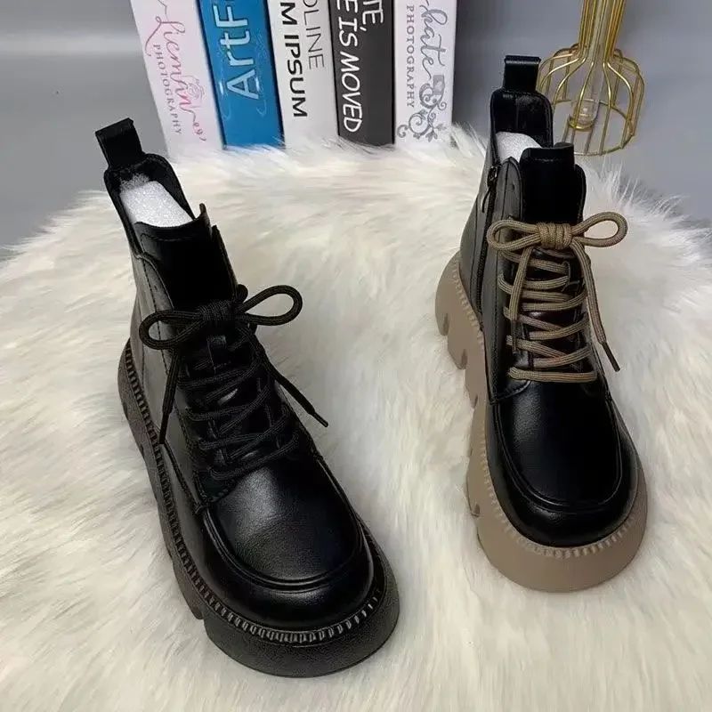 Women's 2025 Spring and Autumn New Soft Leather Retro Boots