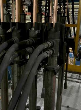 8000T 低能耗 + 高精度 上引法无氧铜材连铸机组