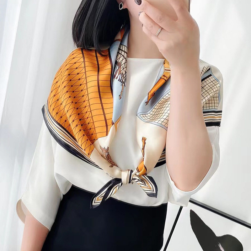 新款70小方巾印花丝巾方巾高级感百搭仿真丝围巾女士缎面领巾