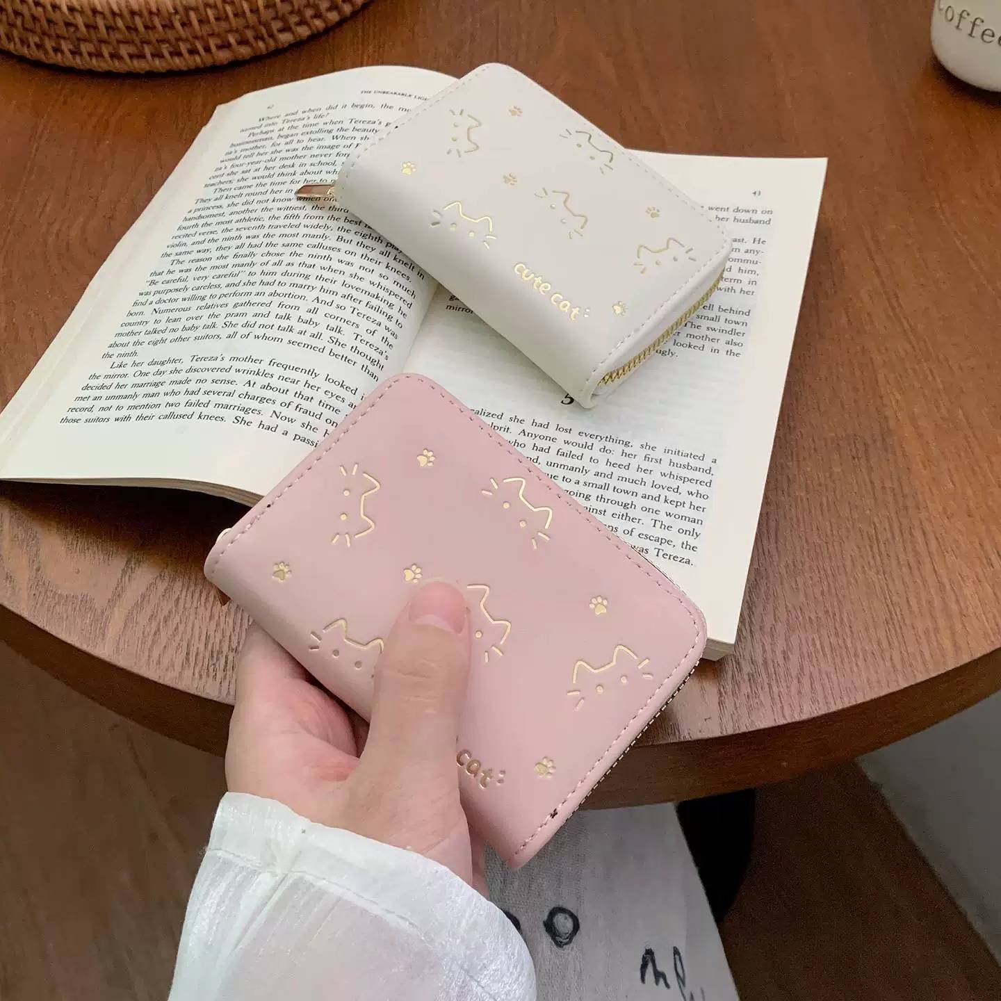小众新款简约可爱猫咪卡包女小巧多卡位学生小巧拉链款风琴式卡夹