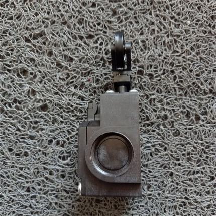 德国SCHMERSAL施迈赛限位开关151167215 ZK4 256-11Z-M20全新