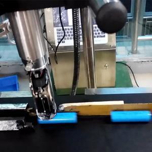 18650锂电池喷码机自动下料流水线圆柱电池电容油墨喷码设备