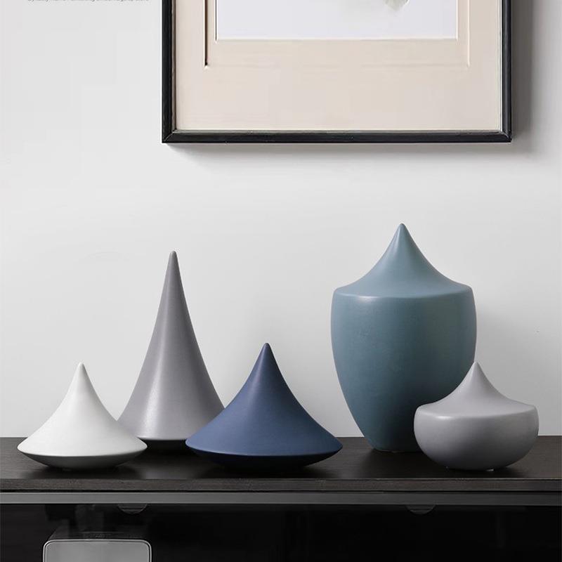 北欧现代简约艺术陶瓷摆件创意客厅电视柜橱窗样板房家居软装饰品