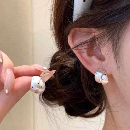 法式交叉波点拉丝耳环女轻奢高级感耳钉2026新款爆款巨好看耳饰