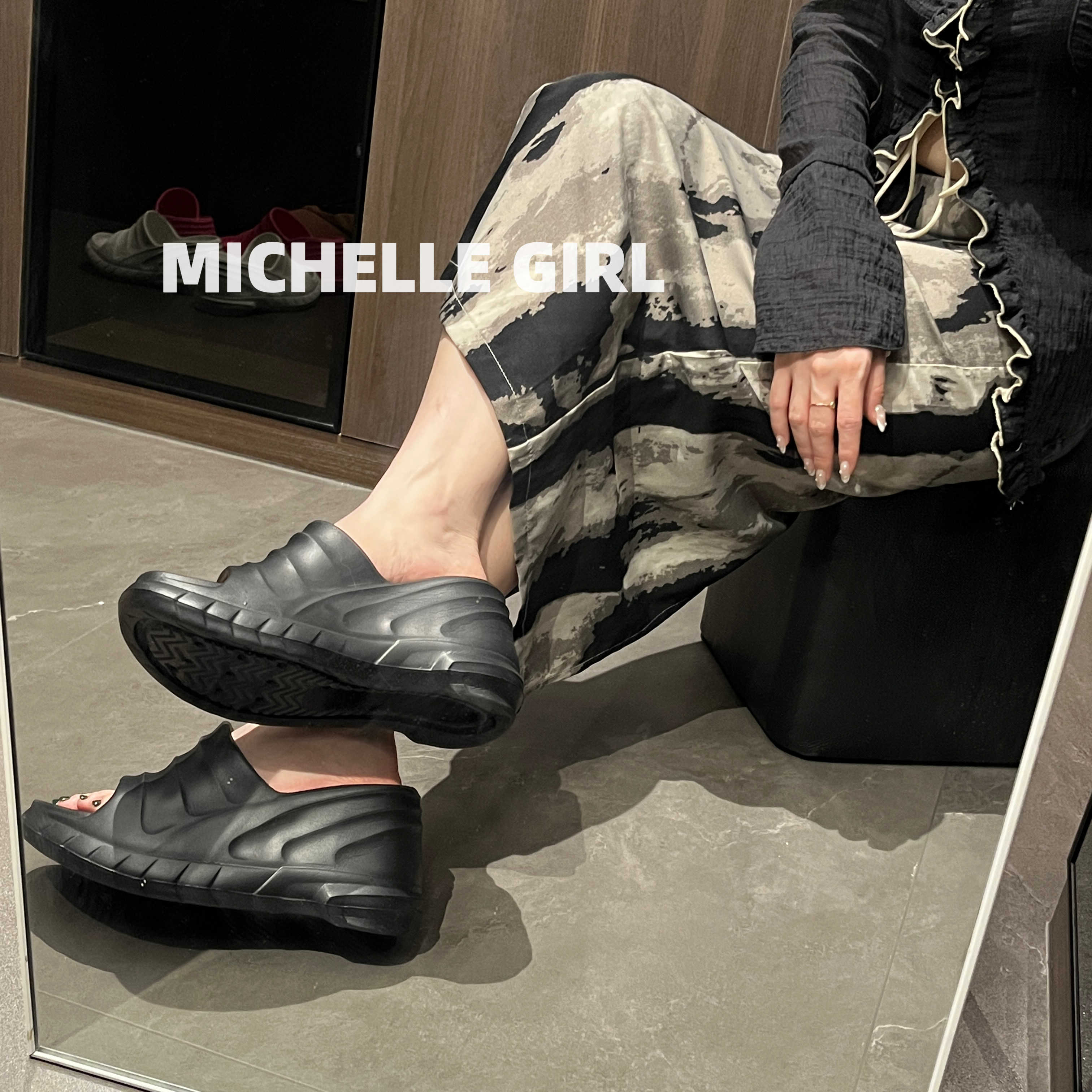 小众设计米歇尔暗黑风厚底拖鞋