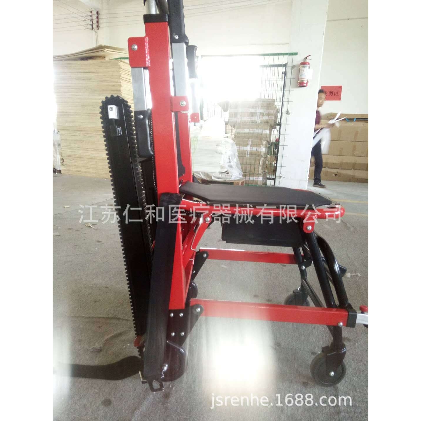 电动爬楼轮椅 履带式爬楼车 折叠爬楼车 电机电池爬楼车