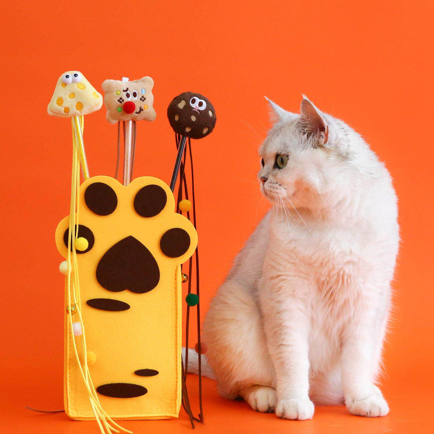 2023猫咪卡通逗猫棒曲奇土司奶酪可爱毛绒流苏发声互动解闷玩具杆
