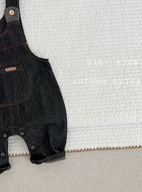 婴幼儿秋天衣服男女宝宝牛仔开档背带裤条纹T恤套装外出两件套潮