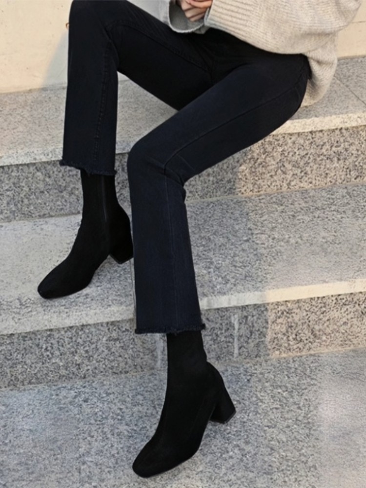 秋冬加绒黑色弹力微喇牛仔裤女直筒七八九分小个子梨型身材喇叭裤