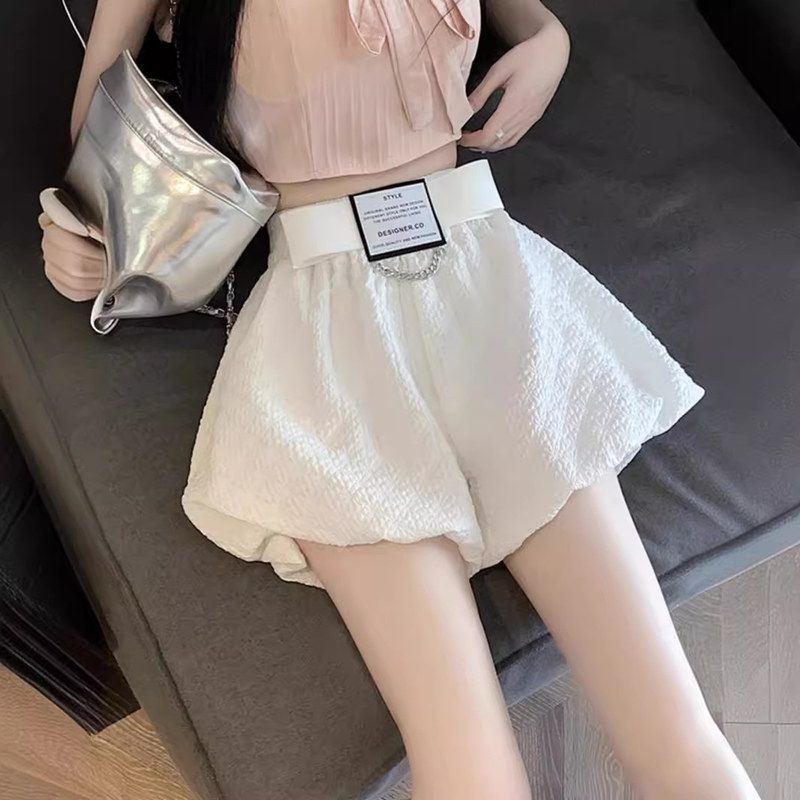 白色花苞短裤女夏季2025新款小个子高腰显瘦休闲垂感阔腿a字热裤