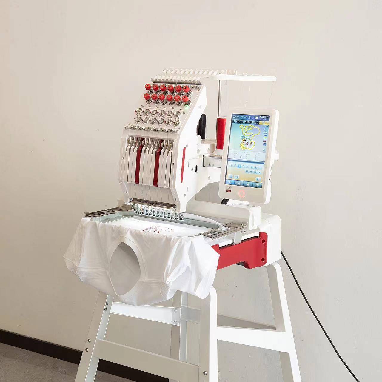 1201刺绣布料电脑电子花样机缝纫机绣字机可涂鸦小型绣花机