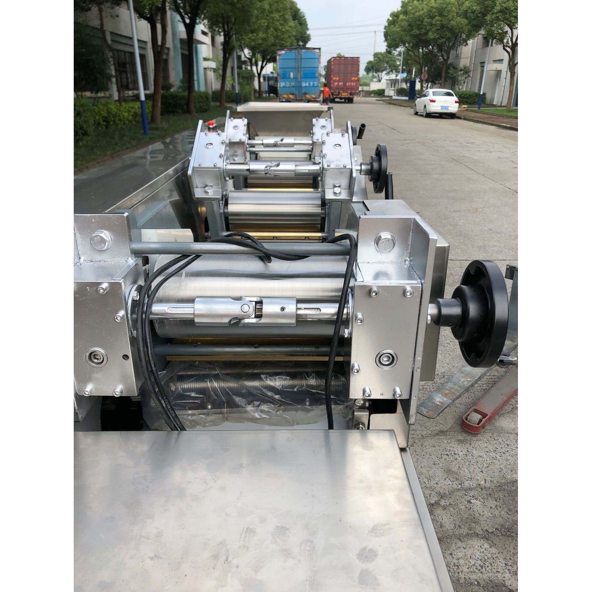 全自动面条机 不锈钢材质 自动化程度高 厂家直销 价格优惠 质优,清洗/食品/商业设备,果蔬加工设备,淘宝优惠券,粉丝福利购,淘宝优惠卷