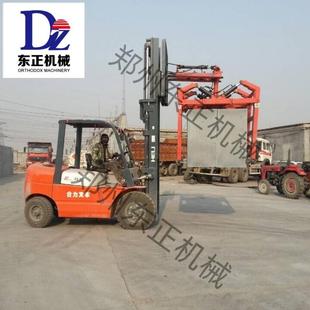 东正叉车加装抱砖夹 水泥砖标砖码垛机生产厂家 快速作业操作方便